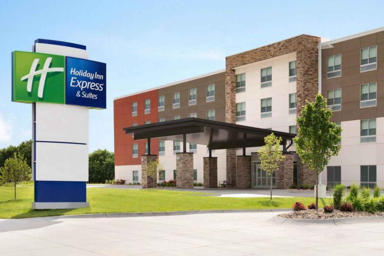 Holiday Inn Express & Suites Onalaska - La Crosse Area, An Ihg Hotel Exterior photo