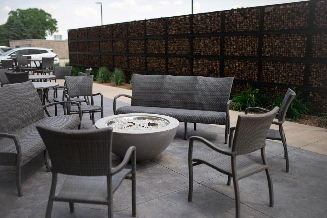 Holiday Inn Express & Suites Onalaska - La Crosse Area, An Ihg Hotel Exterior photo